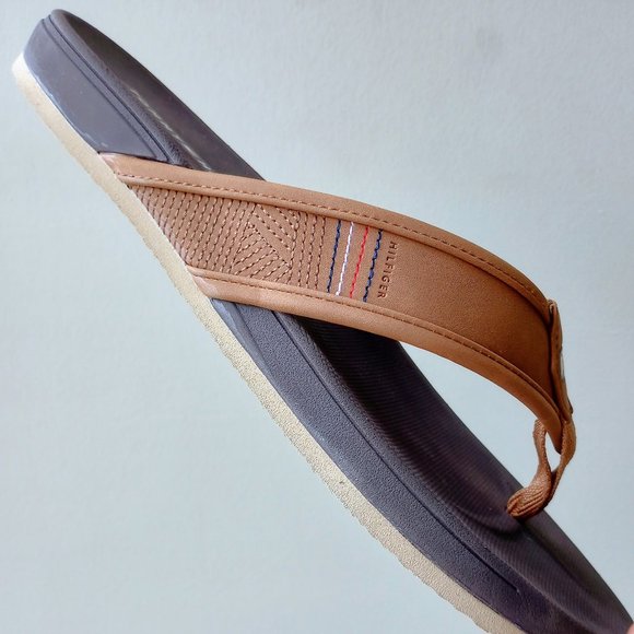 Tommy Hilfiger Men\'s Serio Lightweight Flip Flop Sandals in Nice Light Natural